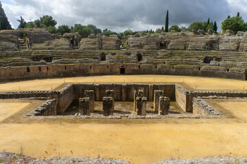 Ruinas del anfiteatro romano de Itálica en el municipio de Santiponce, Sevilla