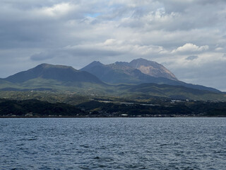 聳え立つ雲仙普賢岳