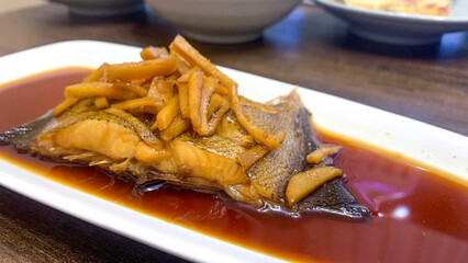 生姜香るカレイの煮付け