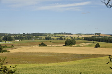 Obraz premium Paysage rural à perte de vue depuis le Puy de Versac au Périgord Vert 