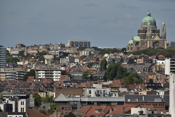 Panorama de la ville de Bruxelles Capitale vers la basilique du Sacré-Coeur de Koekelberg 