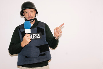 Press member pointing during report