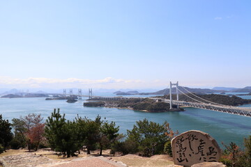 春の瀬戸大橋と青空
