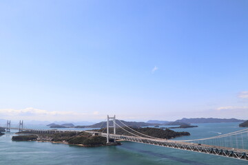 春の瀬戸大橋と青空