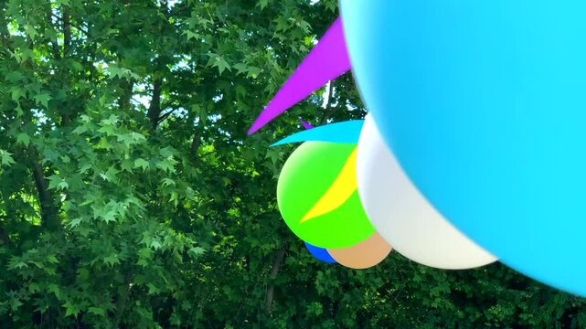 Allestimento festivo con palloncini colorati 