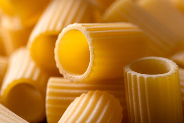 Mezze maniche, formato di pasta italiana, cibo europeo 