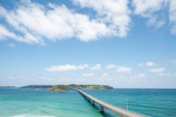 角島大橋、美しい海にかかる橋、山口県の絶景スポット