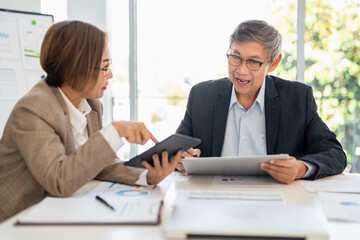 Fototapeta premium ceo executives meeting working with new project, business people discussion and analysis data, charts and valuation graph