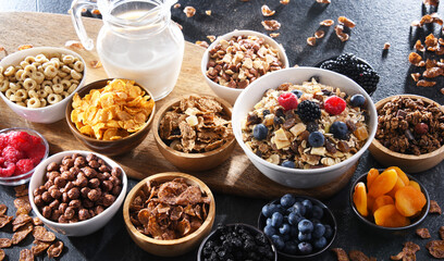 Breakfast cereal products and fresh fruits
