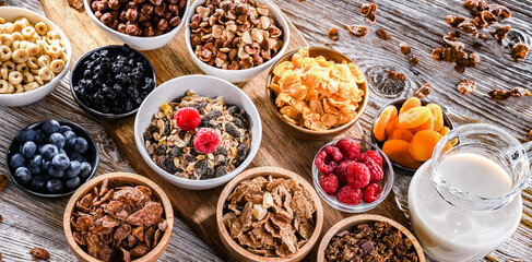Breakfast cereal products and fresh fruits