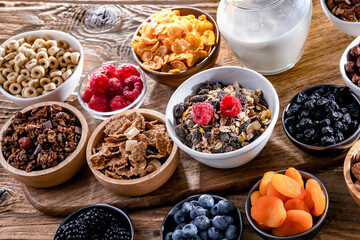 Breakfast cereal products and fresh fruits