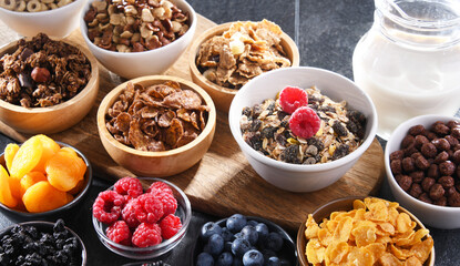 Breakfast cereal products and fresh fruits