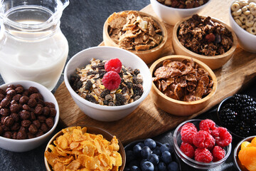 Breakfast cereal products and fresh fruits