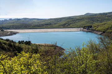 Naklejka premium panoramic natural landscape on a sunny spring day in the mountains near the sea