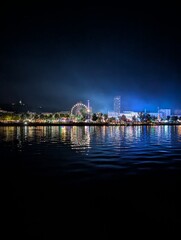 Urfahraner Markt Linz, Nacht, Spiegelung, Donau