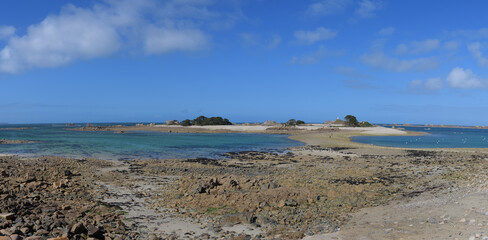 Panorama sur l'île aux femmes à Port-Blanc Penvénan - Bretagne france