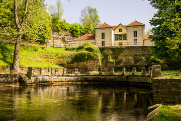 Obraz premium La Résurgence de la Bèze en Côte-d'Or en France