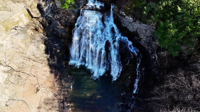 Delphi Falls - Pushes its Way