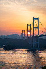 太陽と橋