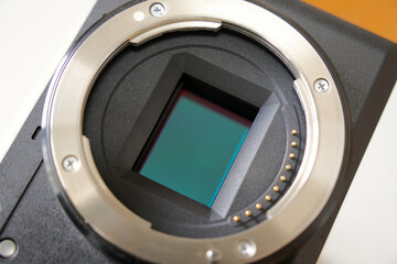 ミラーレス一眼カメラのセンサー部