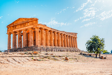 Fototapeta premium The greek temple of Temple of Concordia in the Valley of the Temples, Agrigento, Sicily.