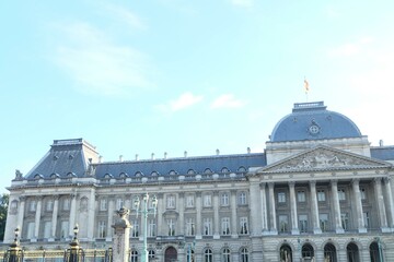 Fototapeta premium Stunning landscape featuring breathtaking views of serene nature. Capture the beauty of majestic mountains, lush forests, tranquil lakes, and peaceful beaches. Perfect for any project looking to evoke