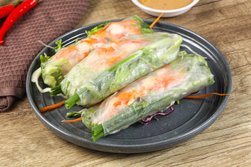 Vietnamese spring roll with prawn and salad