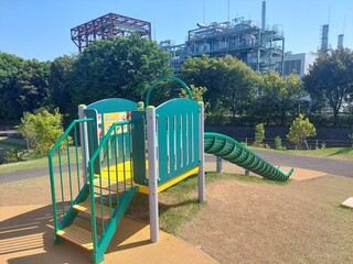 日本の公園のすべり台