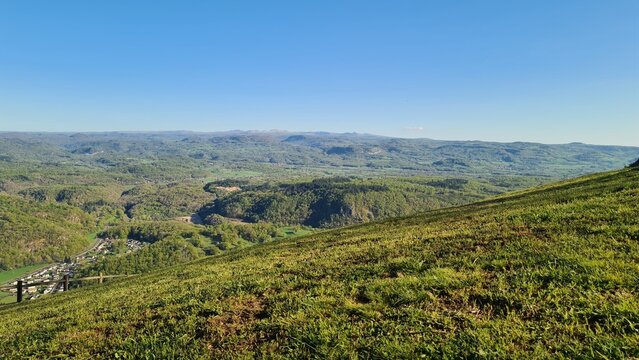 Le plomb du Cantal vu depuis les orgues de Bort