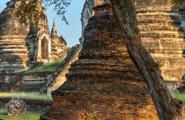 Naklejka premium Ayutthaya Temple ruins within the ancient Royal Palace complex,Thailand.