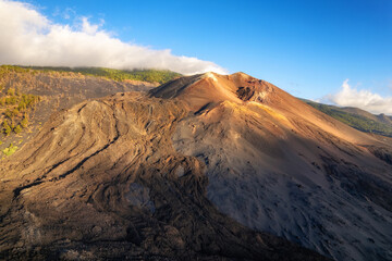 Der Schlot des Tajogaite auf La Palma am Hang der Cumbre Vieja
