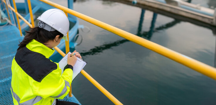 Environmental engineers work at wastewater treatment plants,Water supply engineering working at Water recycling plant for reuse,Check the amount of chlorine in the water to be within the criteria.