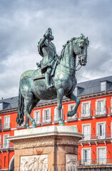 Close up with the Equestrian Monument to King Felipe III, in the Plaza Mayor of Madrid