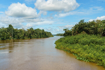 Navegando pelo rio amazonas no Pará