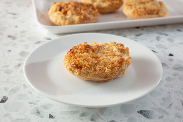 A view of a mini apple pie.