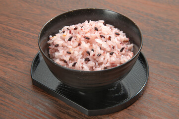 雑穀米の炊き立て赤米ご飯