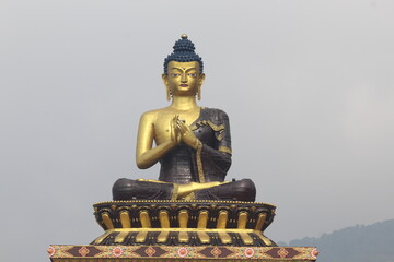Fototapeta premium golden buddha statue