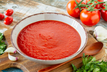 Homemade tomato sauce for pasta