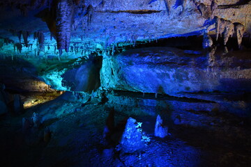 面不動鍾乳洞 © まじん