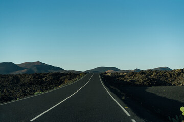 the road to the mountains