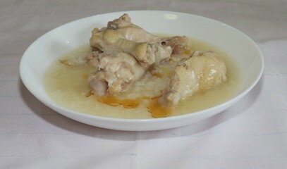 手羽元とネギの煮込み