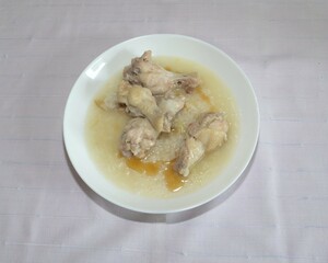 手羽元とネギの煮込み