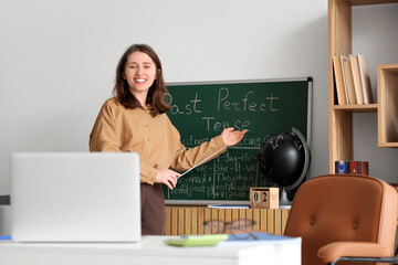 Female teacher conducting English lesson online