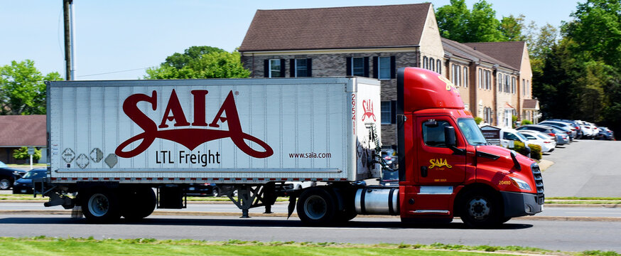 Saia LTL Freight Company Truck, VA, USA