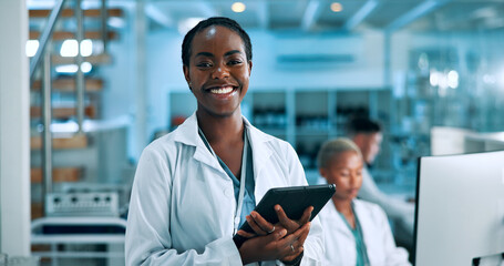 Plakat Science, confident or happy woman in lab with tablet, portrait or gene editing in medical experiment. Solution, biology innovation or proud scientist with health report, DNA test or research results