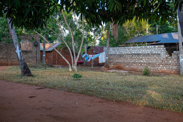 murowane domy na wsi w Kenii