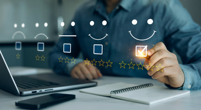 Customer evaluation product service quality feedback review.Customer satisfaction survey with 5 star. Service experience rating online in phone application.
