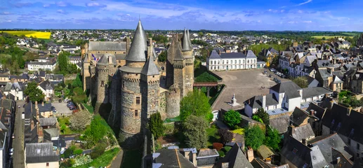 Gordijnen France , Brittany travel and landmarks. beautiful medieval Vitre town and its charming old streets and half-timbered houses . Aerial panoramic view of stunning castle (chateau de Vitre) . © Freesurf