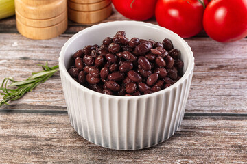 Canned black beans in the bowk
