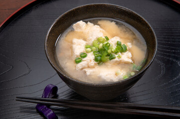 沖縄の郷土料理、ゆし豆腐の味噌汁